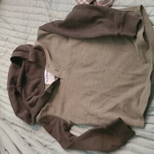 Long-sleeved hoodies